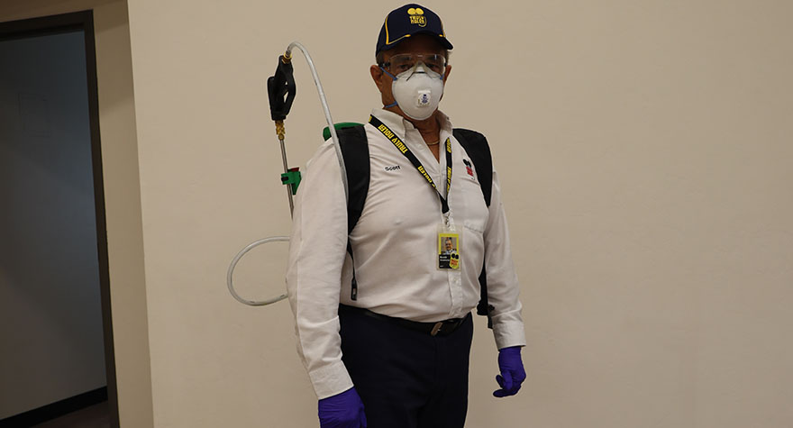 Truly Nolen Tech Wearing PPE