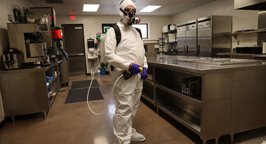Truly Nolen Tech Wearing PPE